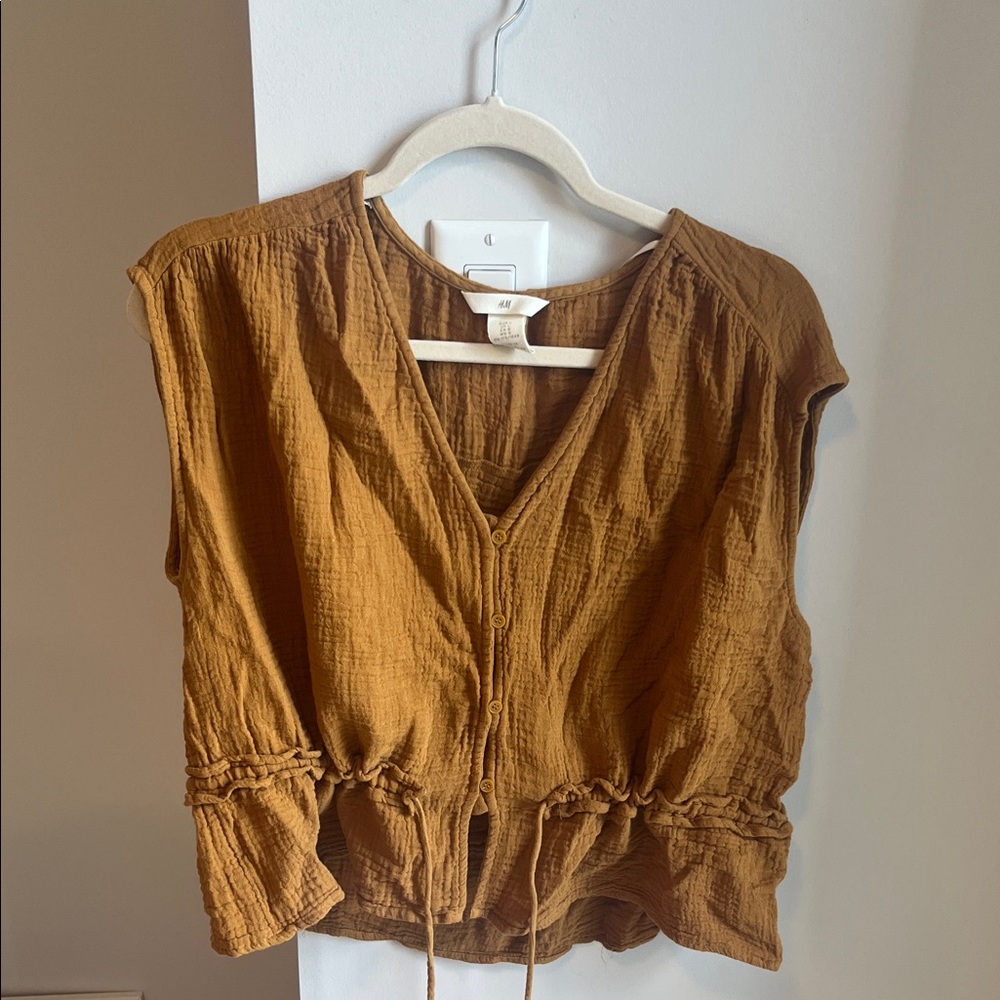 H&M Women's Tan Button-Front Blouse